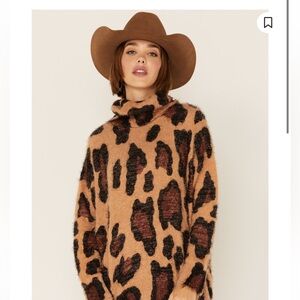 SHOW ME YOUR MUMU WOMEN'S CHEETAH FEVER SWEATER Size Large